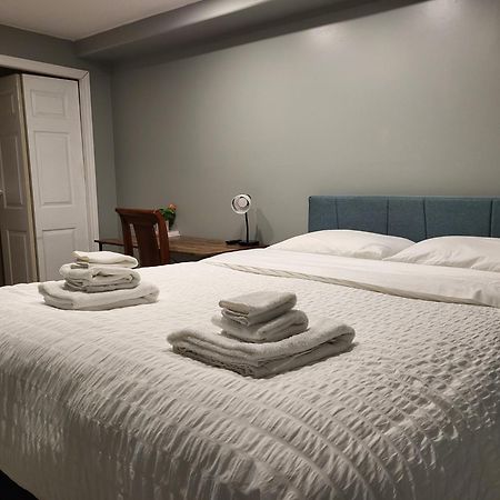 Main Suite Kingston Ngoại thất bức ảnh