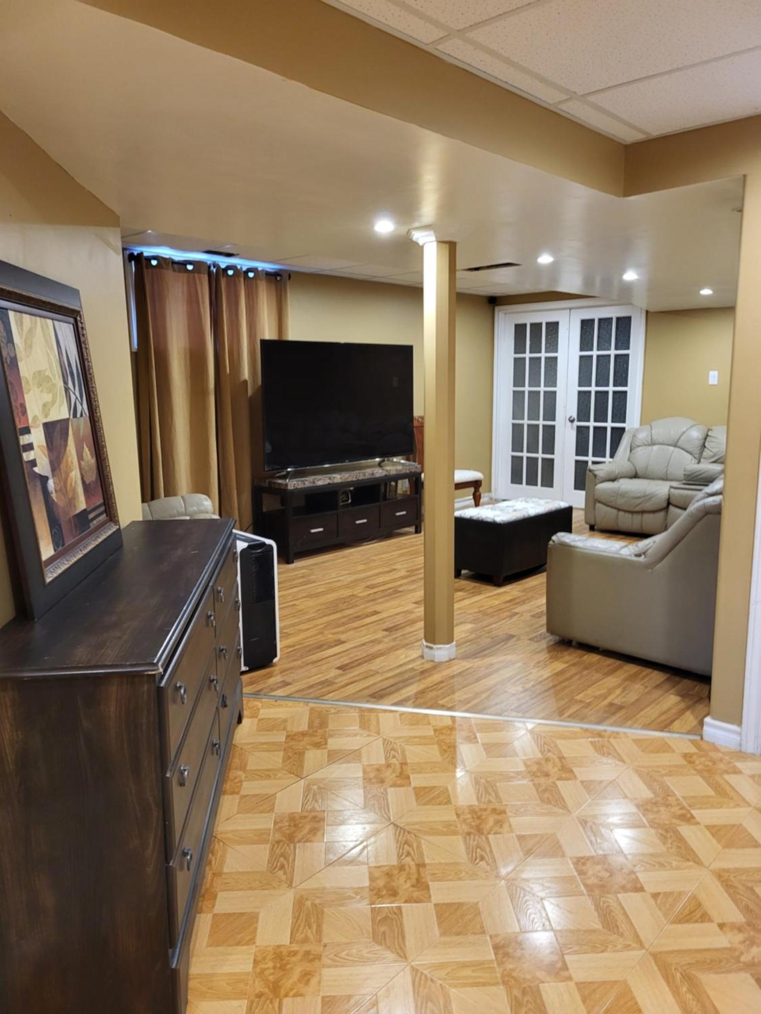 Main Suite Kingston Ngoại thất bức ảnh