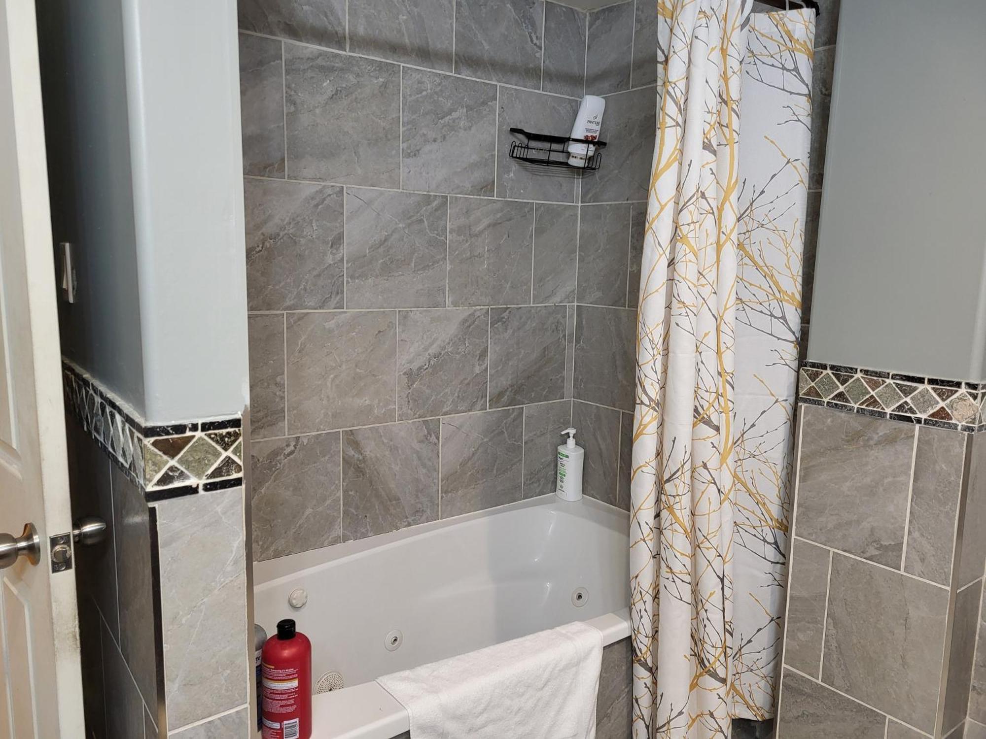 Main Suite Kingston Ngoại thất bức ảnh