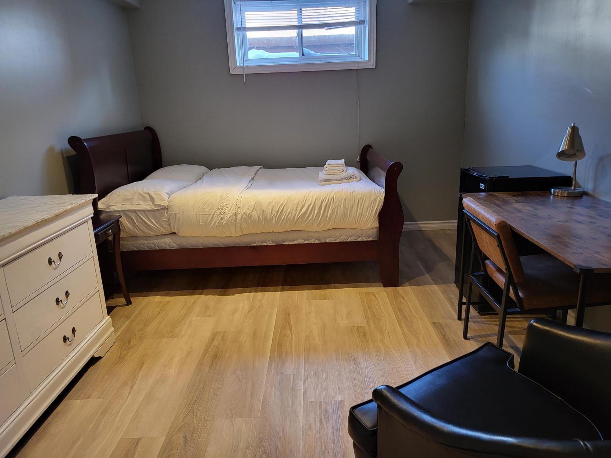 Main Suite Kingston Ngoại thất bức ảnh